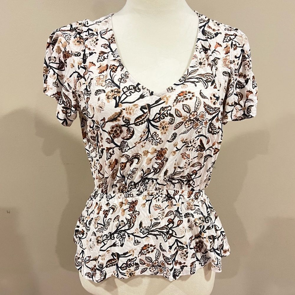 Lucky Brand elastic waist short sleeve floral top